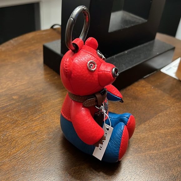 COACH x Marvel Collab Keychain SPIDER-MAN - Picture 4 of 6